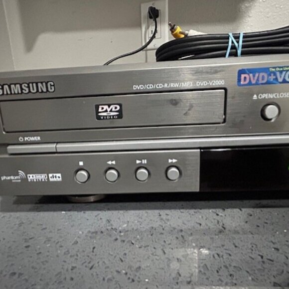 Samsung DVD/VHS Dual Deck DVD-V2000 4 Head Hi-Fi Stereo Dolby Digital. No Remote - Picture 4 of 9